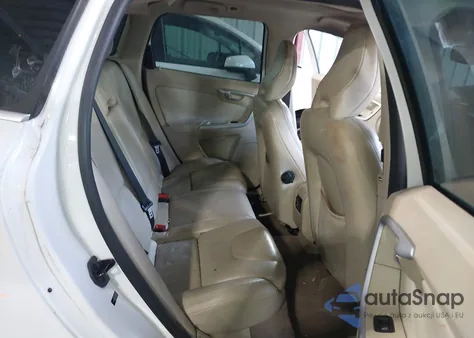 2010 Volvo Xc60 T6/T6 R-Design z USA, uszkodzony, nr VIN YV4992DZ6A2029023